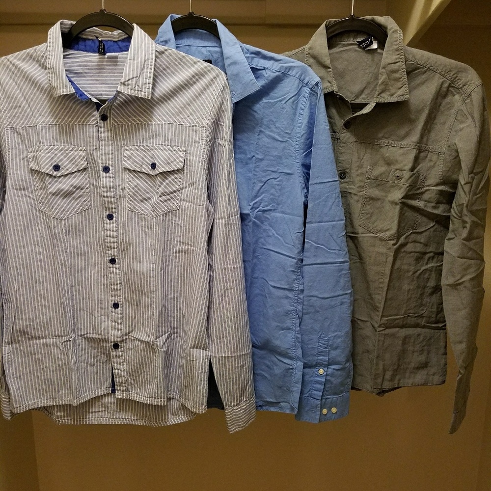 H&M button down dressing shirts - Picture 2 of 3